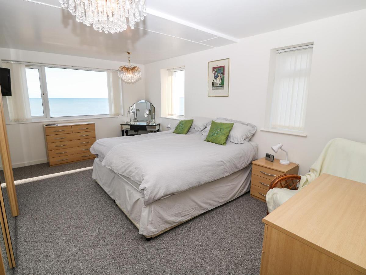 Sea View Apartment Pwllheli Luaran gambar
