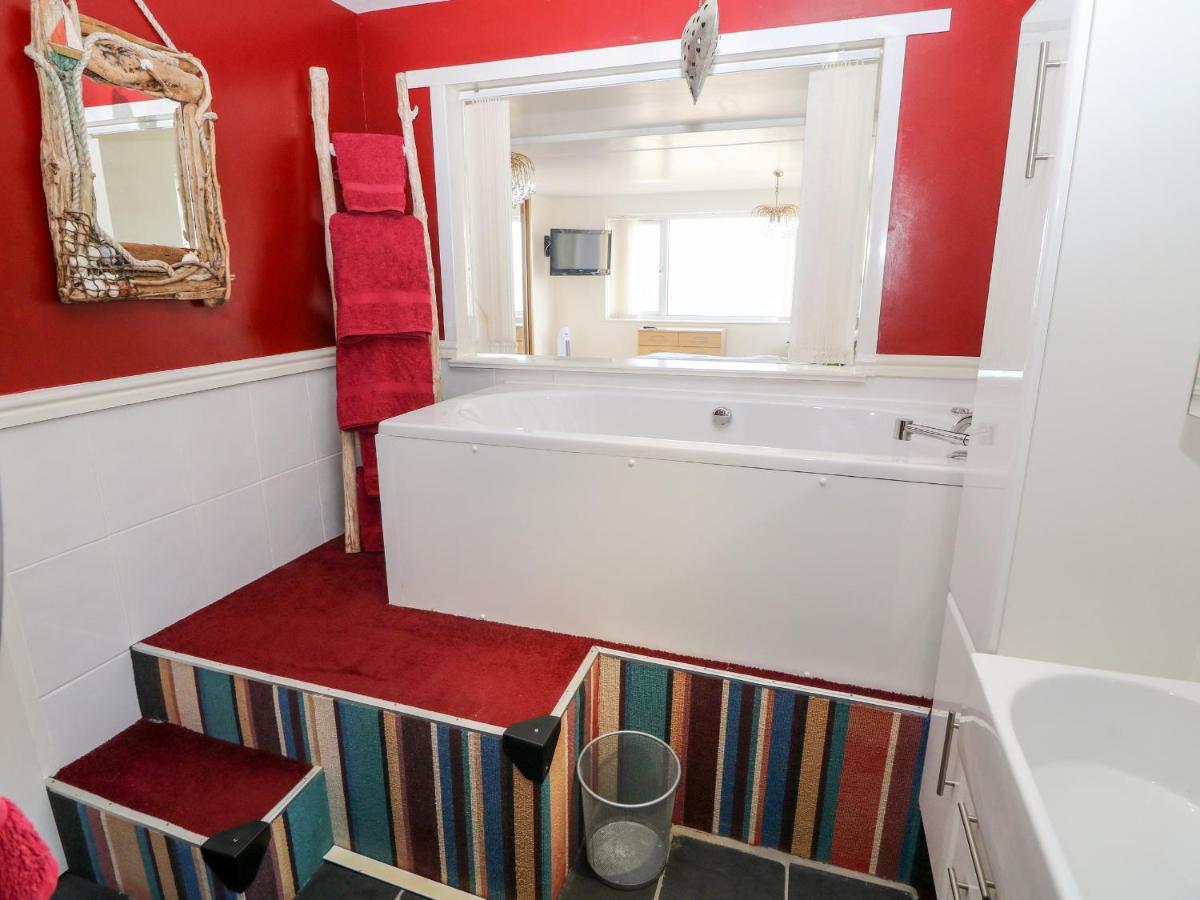 Sea View Apartment Pwllheli Luaran gambar